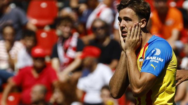 Nico González se lamenta.