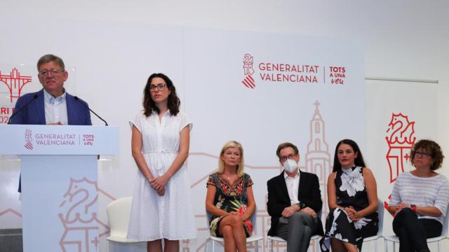 Ximo Puig y Aitana Mas acompañados este sábado en Alcoy durante la presentación de las conclusiones.