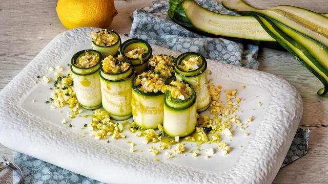 Rollitos de calabacín y crema de atún, una receta fresca y fácil con 5 ingredientes