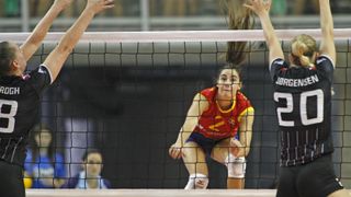 López remata ante Jorgensen y Krogh en el partido que ha enfrentado a España y Dinamarca en Alicante.