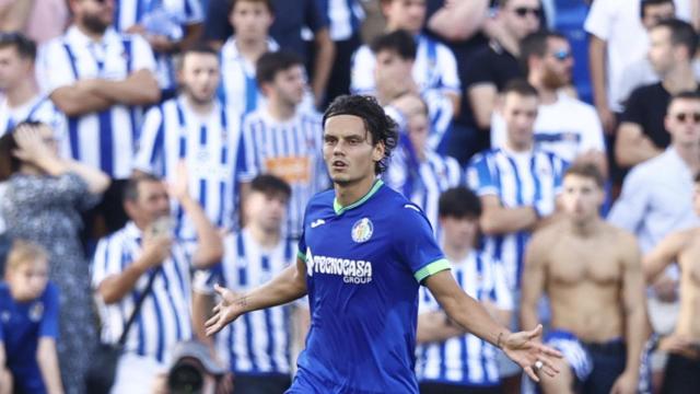 Enes Unal celebra un gol con el Getafe frente a la Real Sociedad