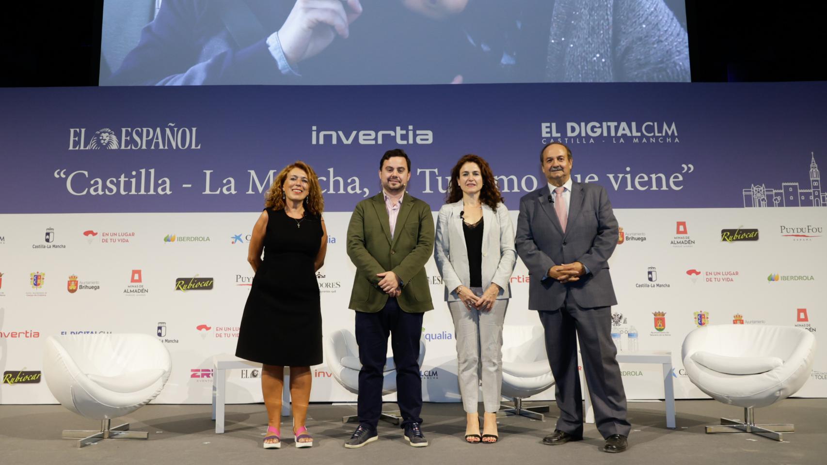 Almudena Cencerrado, Arturo Criado, Nuria Berta Chust y Alfonso Silva, de izquierda a derecha.