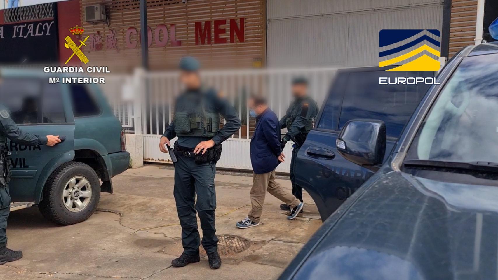 Uno de los detenidos por la Guardia Civil en la operación contra una red internacional de tráfico de drogas.