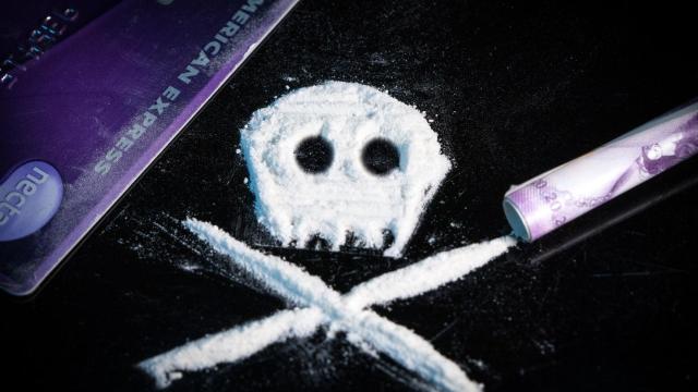 El arrestado había sido sorprendido mientras traficaba al menudeo con dos gramos de cocaína, en la imagen de archivo, en Alicante.