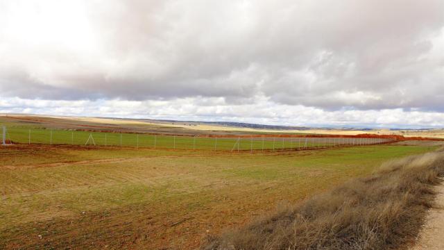 Terrenos en los que comenzó a construirse y después se paralizó el ATC de Villar de Cañas (Cuenca).