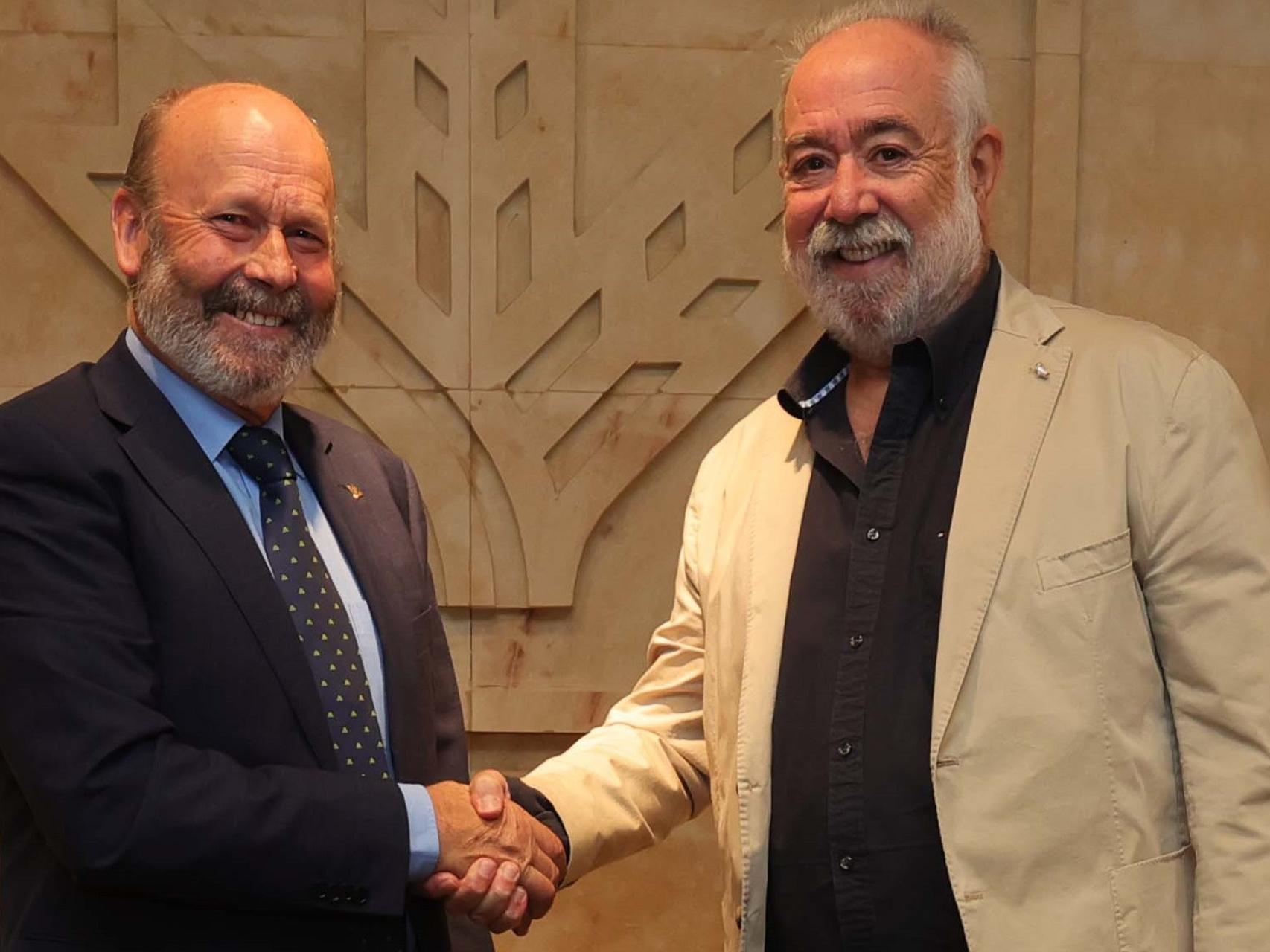 El presidente de la UCAR, Ernesto Moronta Vicente, y el Presidente de la FBCYL, Óscar Castañeda