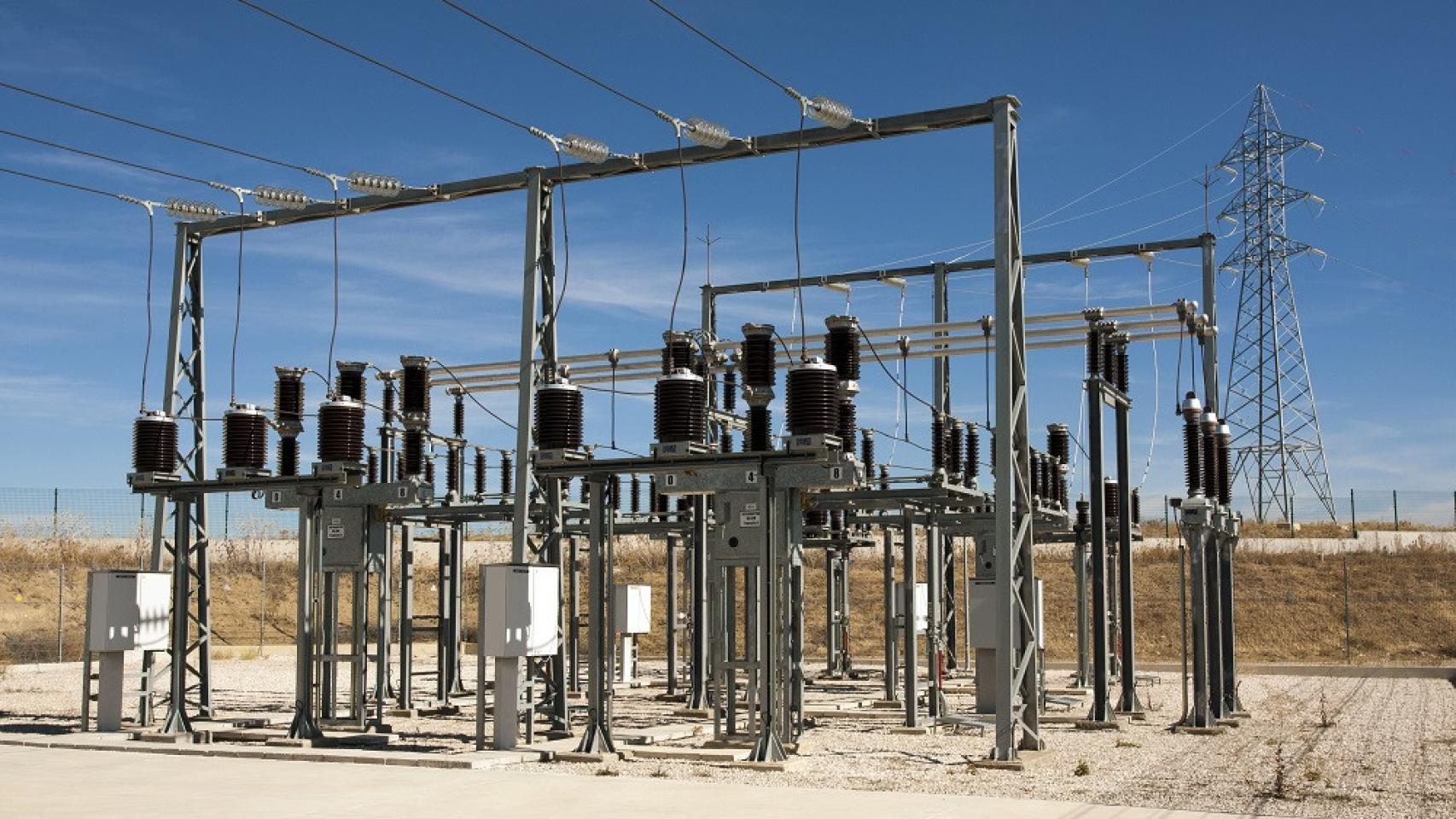 Estación eléctrica operada por la distribuidora Cueva en Escúzar (Granada)-