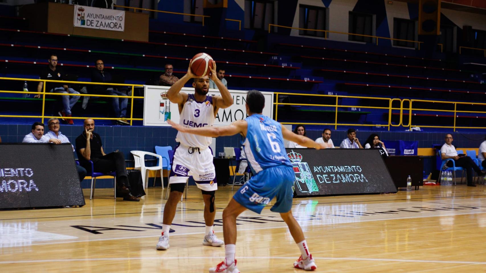 Encuentro que midió al CB Zamora Enamora y UEMC Real Valladolid