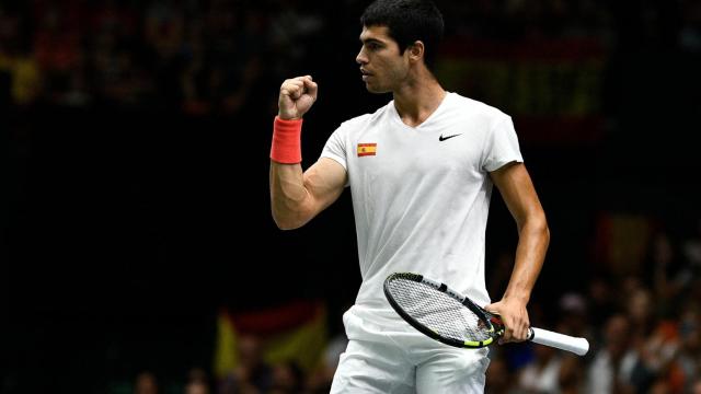 Carlos Alcaraz, número 1 del mundo, durante la fase de grupos de la Copa Davis este viernes en Valencia.