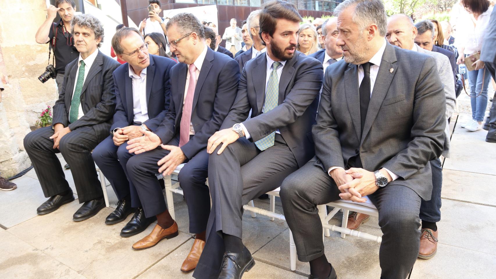 El presidente de las Cortes de Castilla y León y el vicepresidente de la Junta participan en la entrega de los Premios Cincho