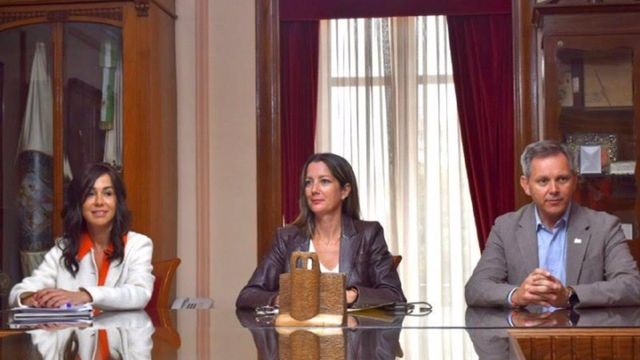 La secretaria de estado de Transportes, Isabel Pardo de Vera, junto a la alcaldesa de Lugo y el delegado del Gobierno.