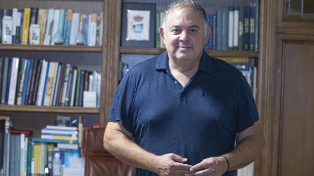 El presidente del Scrats, Lucas Jiménez, en su despacho de Murcia.