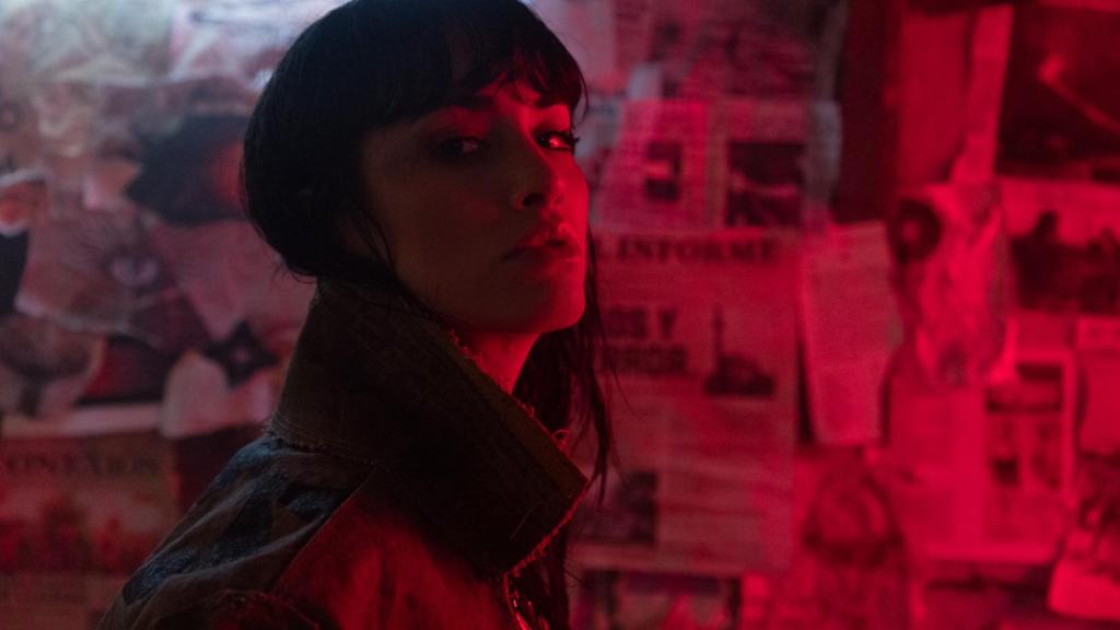 La cantante asegura que le halaga que la comparen con Chanel.