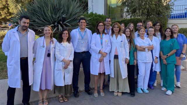 Equipo de trasplantes de médula ósea en el Hospital Regional de Málaga.