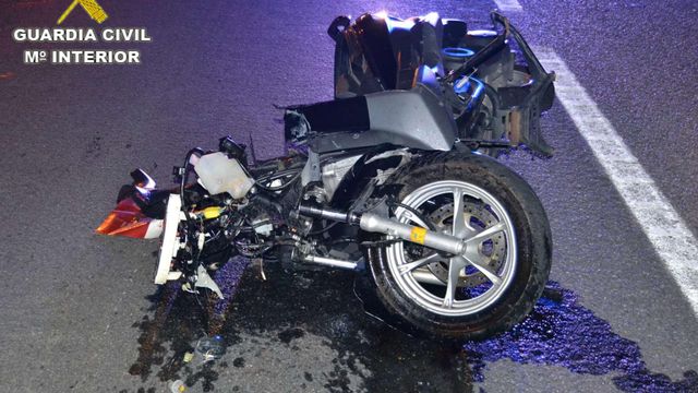 Accidente mortal entre una moto y un turismo en Meis (Pontevedra).