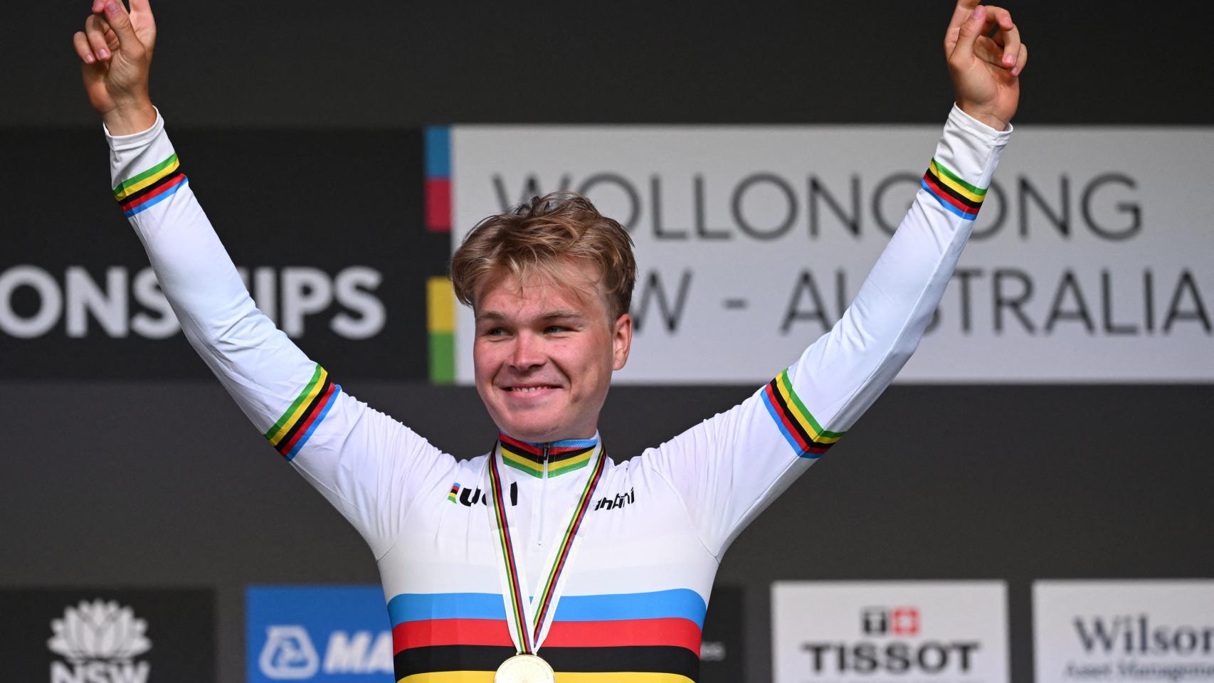 Tobias Foss con su nueva medalla de campeón del mundo