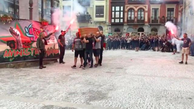 Acto de homenaje al etarra Fernández Castañares en Bermeo.