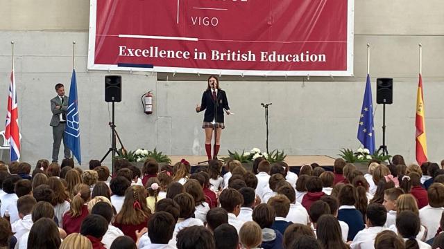 Homenaje a Isabel II en el colegio O Castro de Vigo.