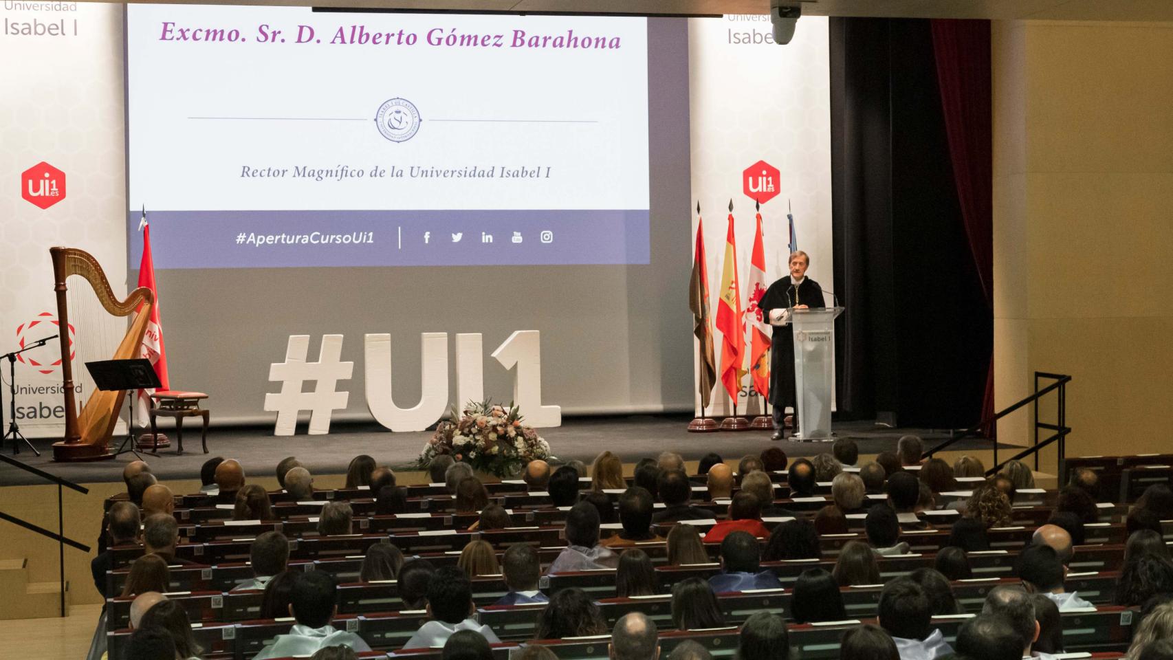 Acto de apertura del curso de la Unviersidad Isabel I