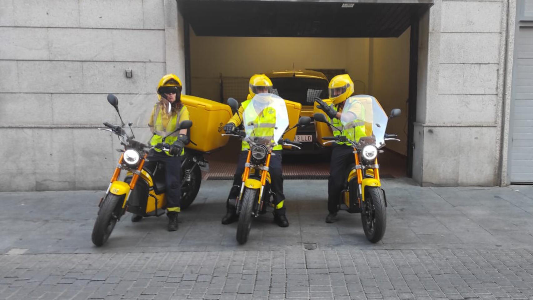 Correos estrena 3 nuevas motos eléctricas en Medina del Campo