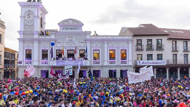 Una de las denuncias se produjo en el desfile de peñas.
