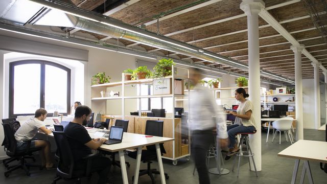 Instalaciones de The Collider , el centro de 'producción asistida' de startups con sede en Barcelona.