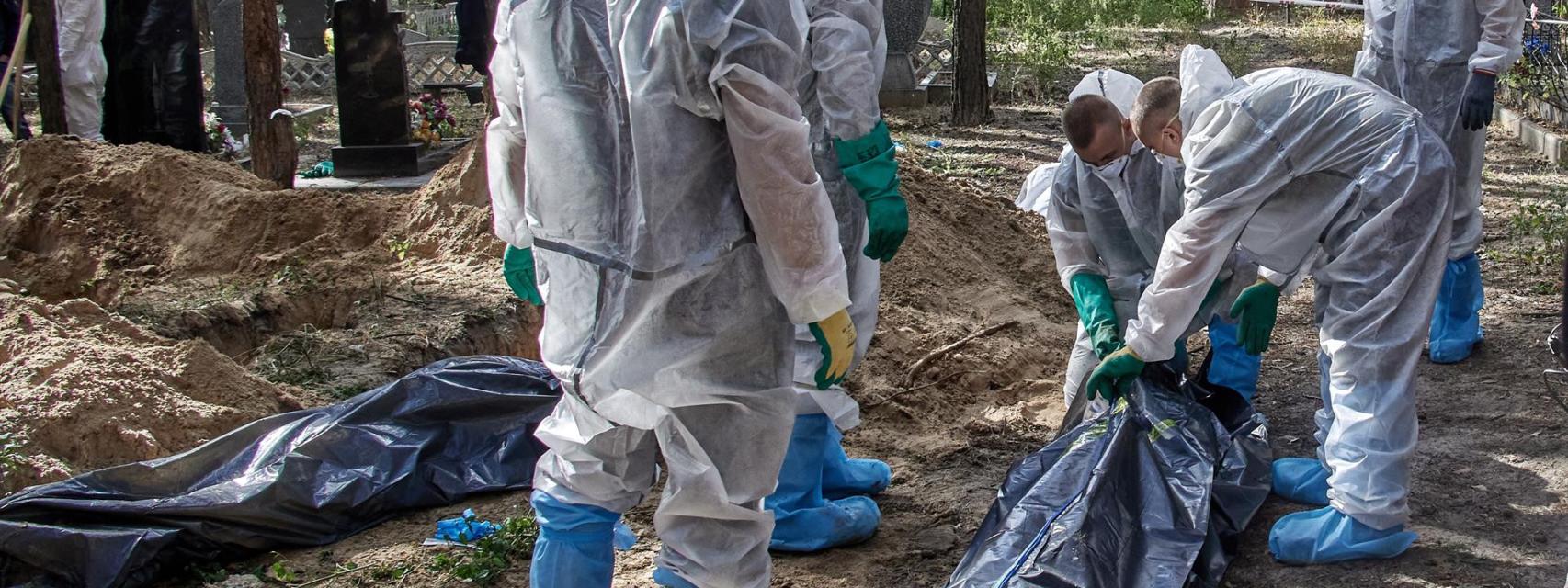 Varios cuerpos encontrados en Izium.