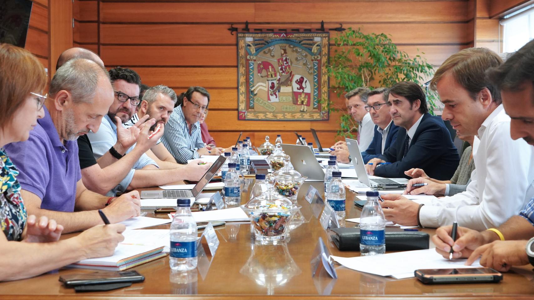 La Consejería de Medio Ambiente, Vivienda y Ordenación del Territorio convoca la comisión del Diálogo Social en materia forestal