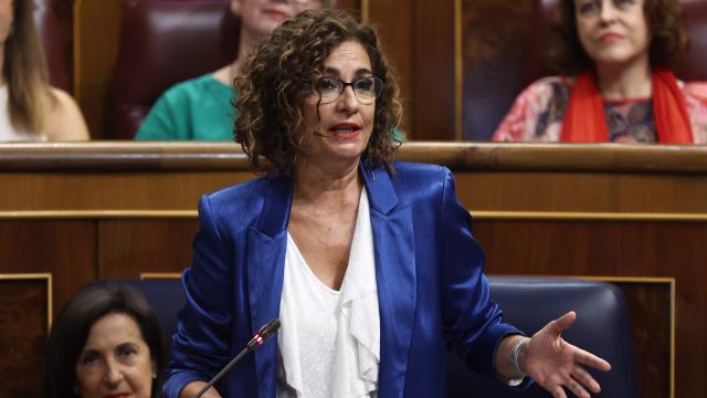 La ministra de Hacienda, María Jesús Montero, este miércoles en la sesión de control al Gobierno.