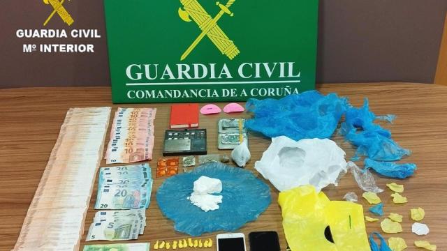 Material incautado en Rianxo en el marco de la operación Galpochi