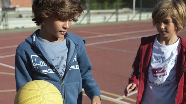 El mejor material deportivo y conjuntos de chándal para la vuelta al cole