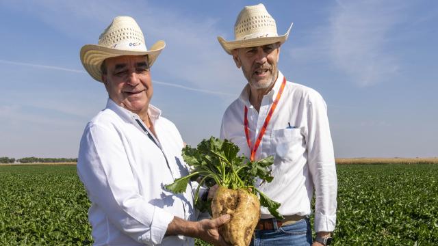 El presidente de ACOR, Jesús Posada, junto a Juan Pedro Medina, viceconsejero de Política Agraria Comunitaria  y Desarrollo Rural