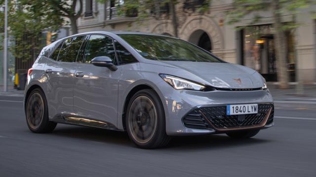 El Cupra Born ahora cuenta con más potencia y autonomía.