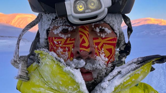 Omar di Felice, víctima del frío en uno de sus retos