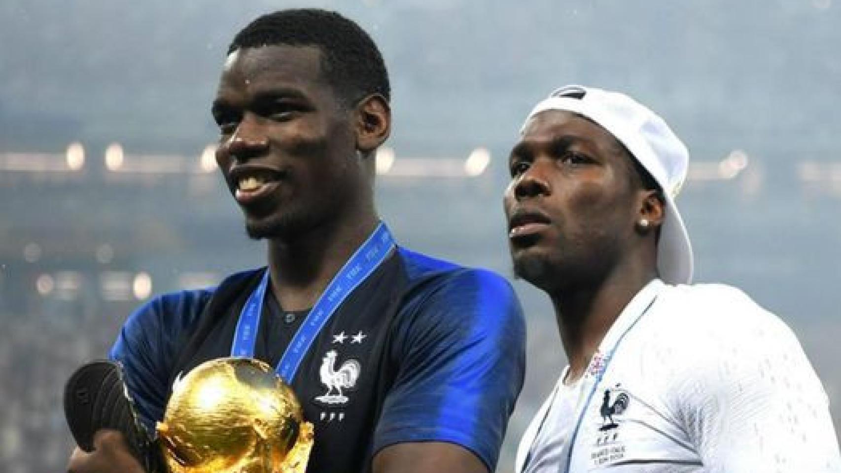 Paul Pogba celebra el Mundial de 2018 junto a su hermano Mathias