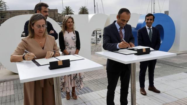Ethel Vázquez y Francisco Barea firmaron el acuerdo esta mañana