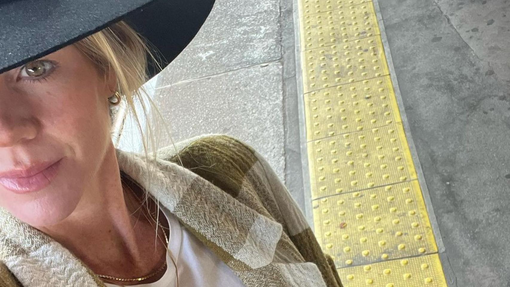 Imágenes del día: triunfa el abrigo de Zara elegido por Amelia Bono para visitar Londres