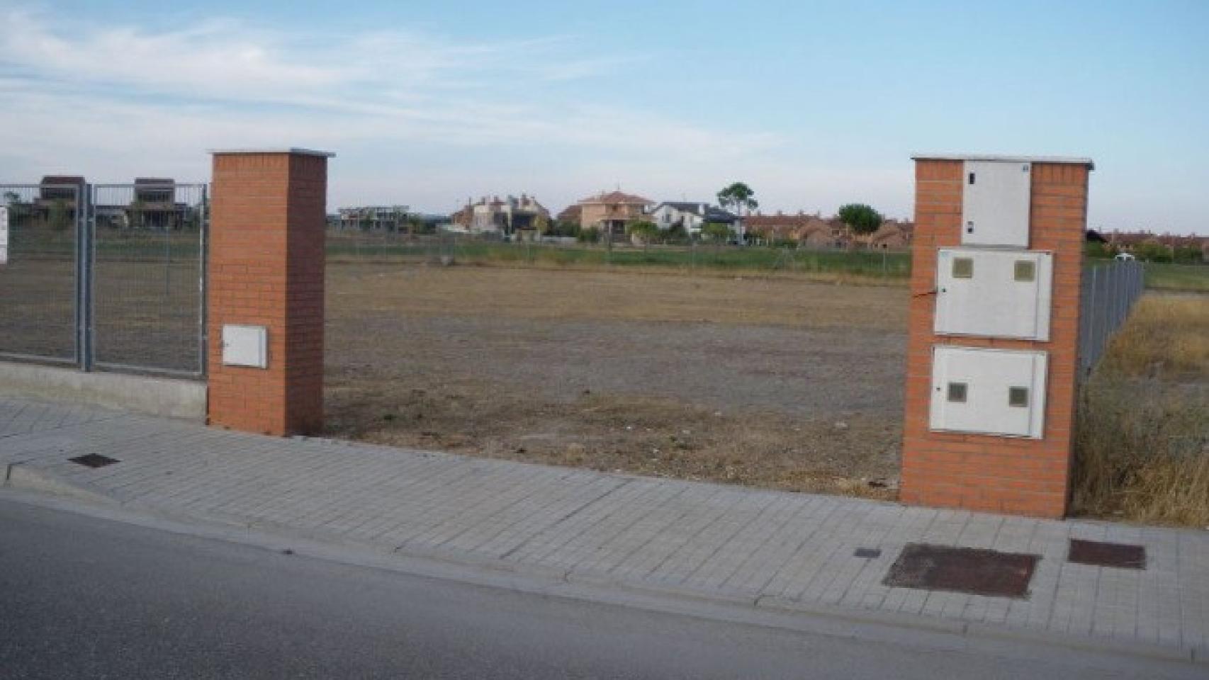 Imagen de uno de los terrenos a la venta en Aldeamayor de San Martín.