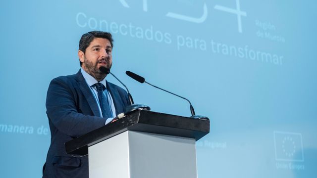 El presidente de la Región de Murcia, Fernando López Mira, durante la presentación de la RIS4Mur.