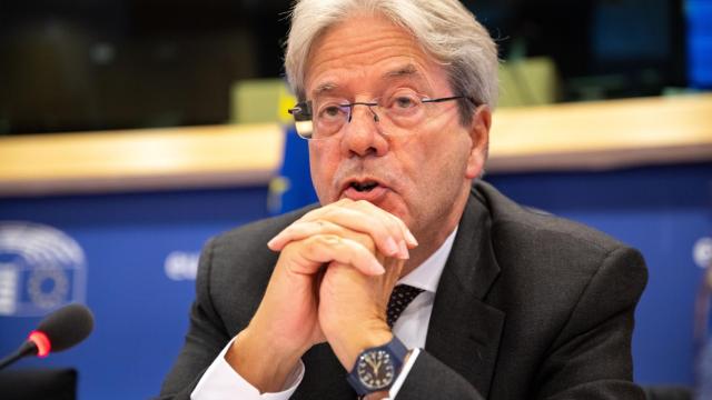 El comisario de Asuntos Económicos, Paolo Gentiloni, durante su comparecencia en la Eurocámara de este lunes
