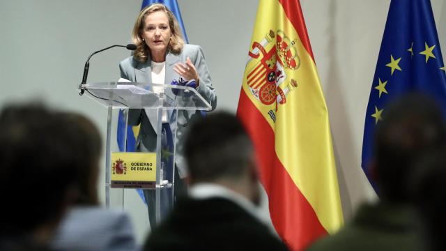 Nadia Calviño, vicepresidenta primera del Gobierno, durante un encuentro con empresas y agentes sociales.