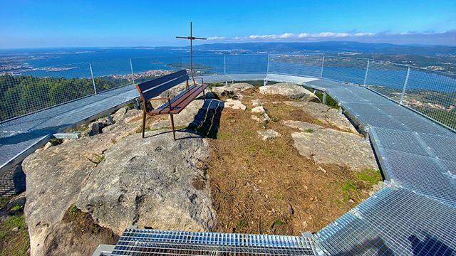 Nuevo mirador en el Monte Xiabre.