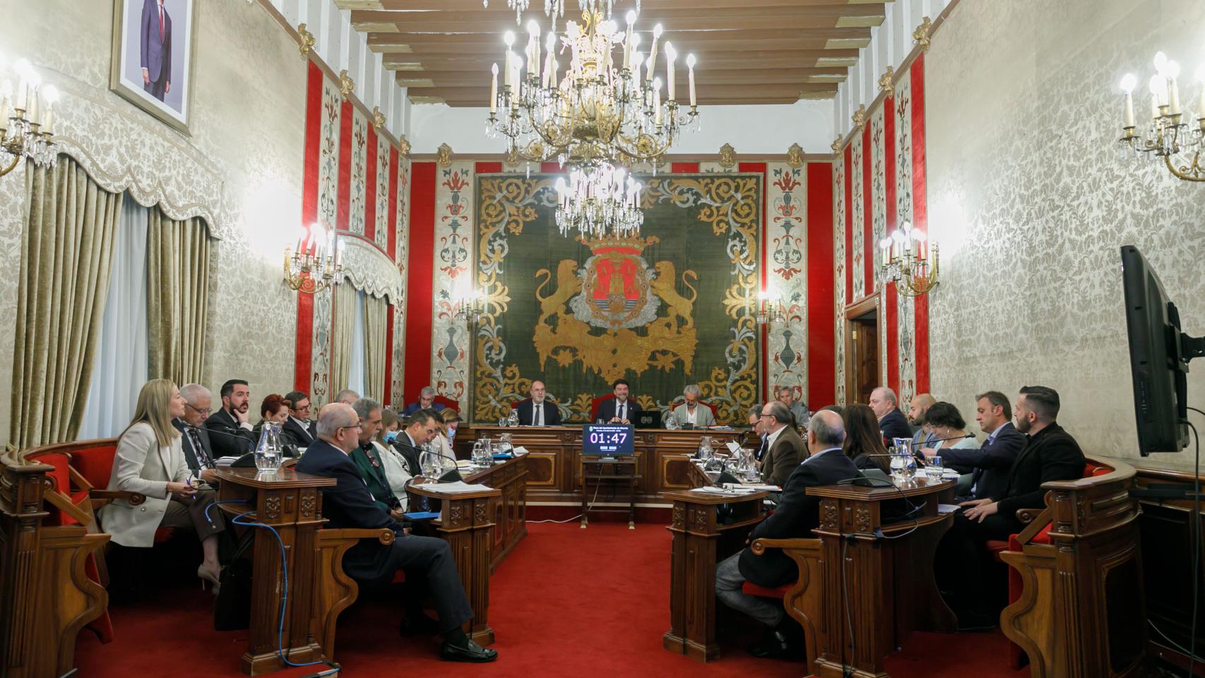 Imagen de archivo de un pleno alicantino anterior.
