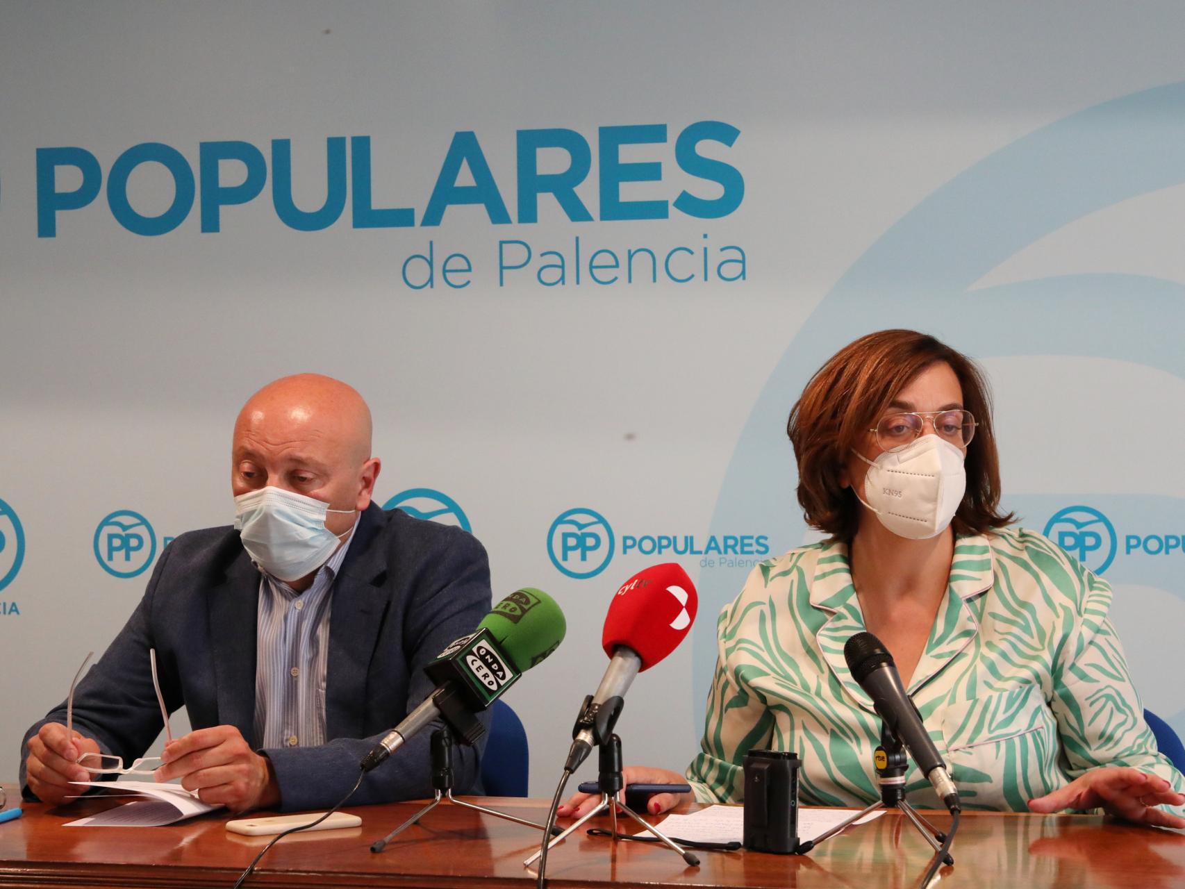 Luis Calderón y Ángeles Armisén, en una imagen de archivo.
