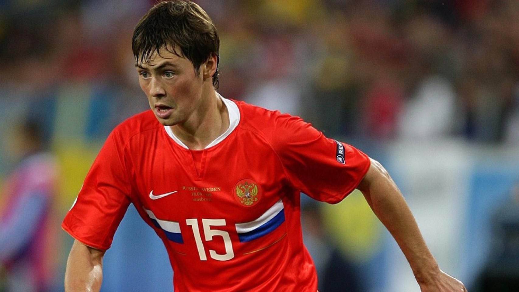 Diniyar Bilyaletdinov durante un partido con Rusia