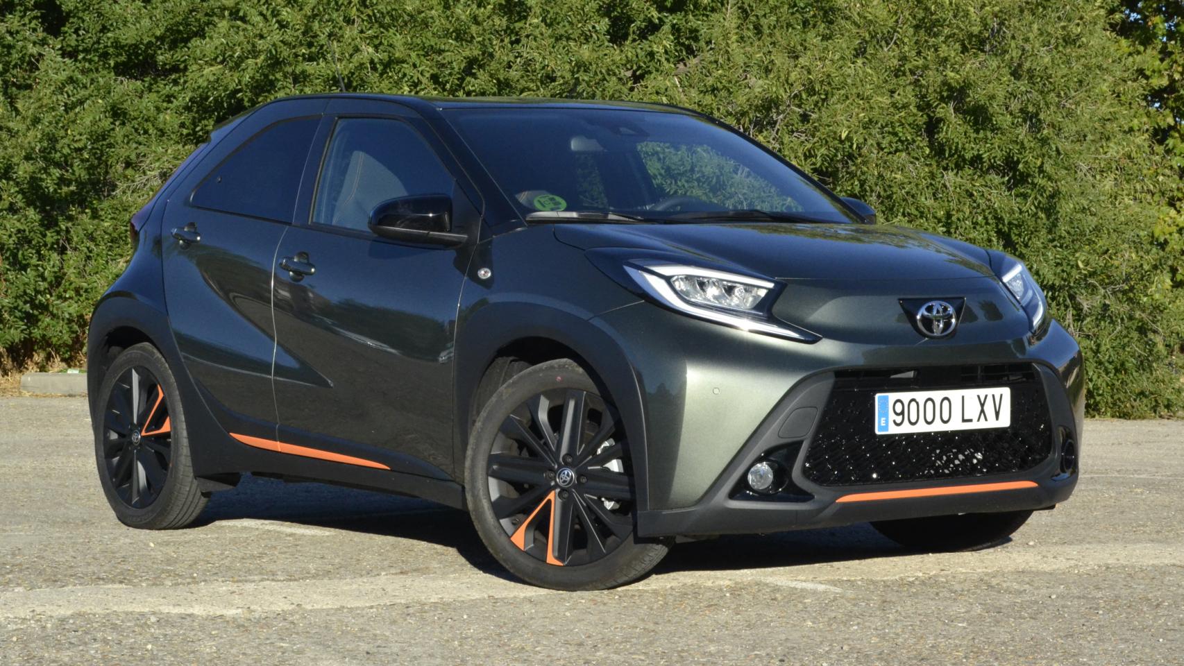 El Toyota Aygo X Cross es un pequeño crossover de interesante diseño que pertenece al segmento A.
