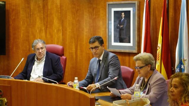 La extrabajadora de Empresas Álvarez lee una Declaración Institucional sobre la huelga.