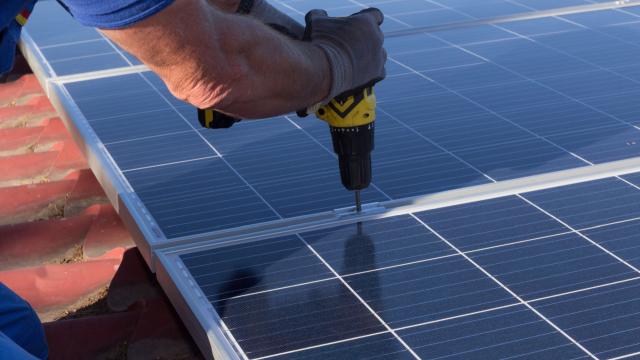 Instalación de placas solares.