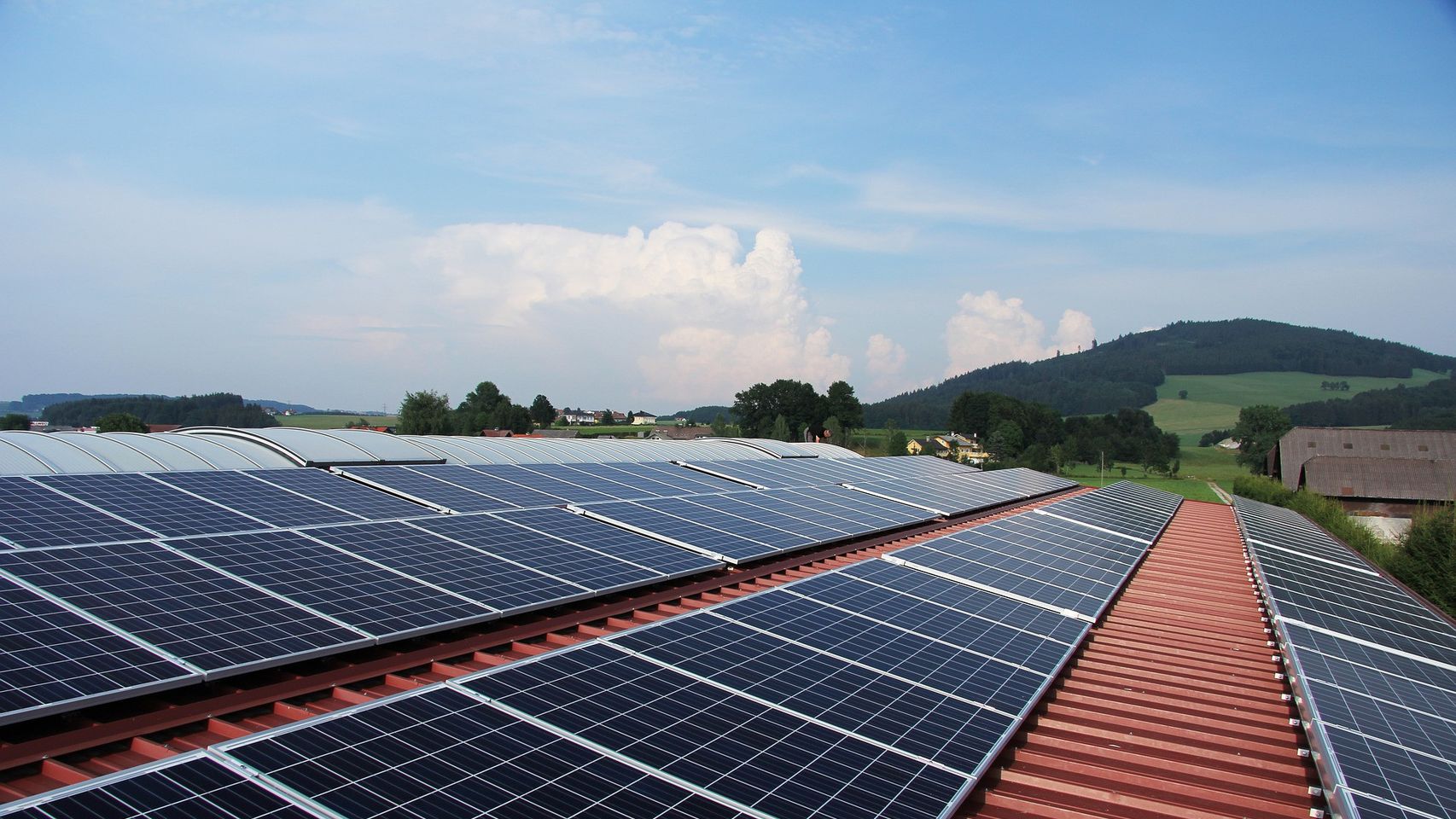 La empresa Greenfo anuncia la instalación de 500 módulos fotovoltaicos de autoconsumo. En la imagen, recurso de estas placas.