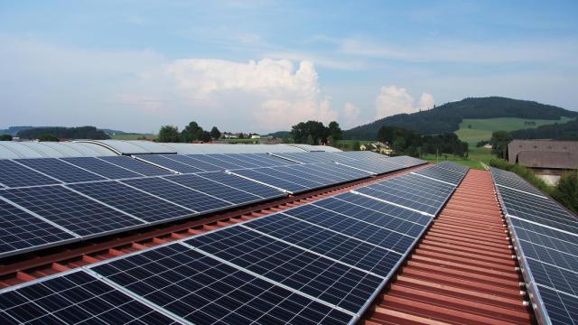 La empresa Greenfo anuncia la instalación de 500 módulos fotovoltaicos de autoconsumo. En la imagen, recurso de estas placas.